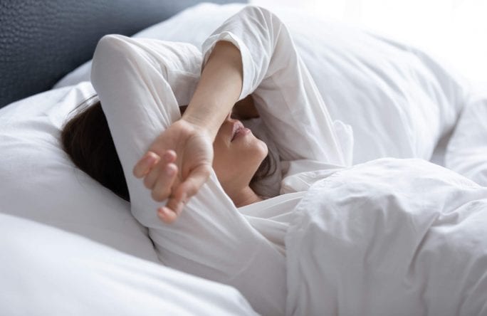 הסוף לנדודי השינה: טיפים שיעזרו לכם להירדם מהר